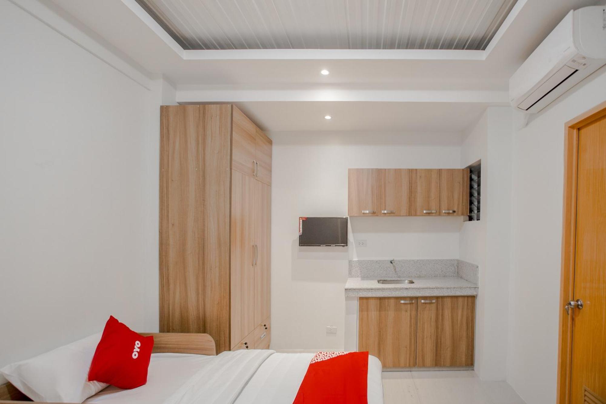 Hotel Oyo 605 The Quarters à Manille Extérieur photo