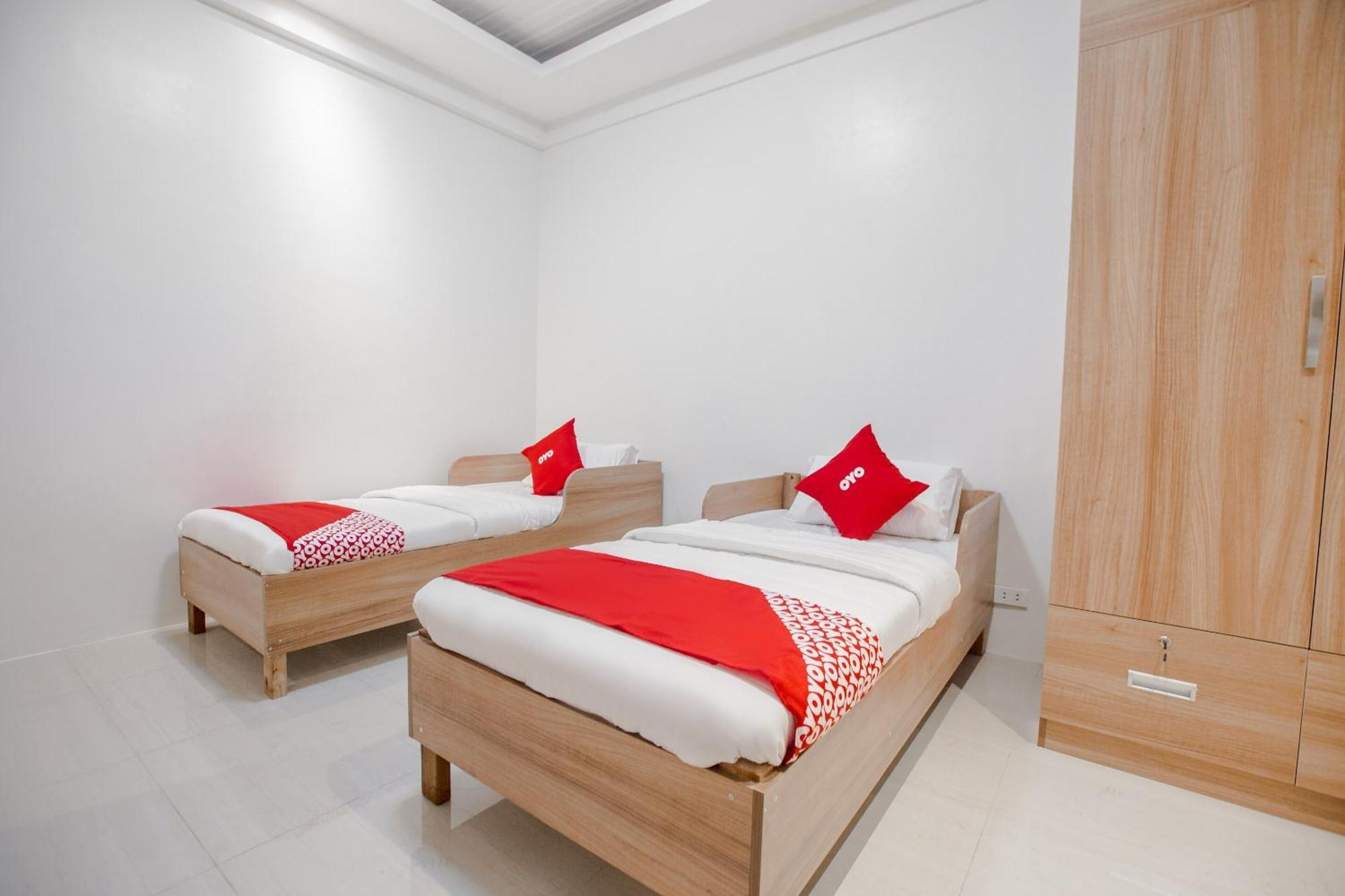 Hotel Oyo 605 The Quarters à Manille Extérieur photo